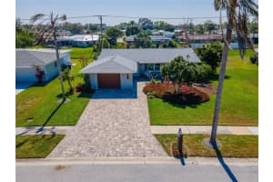 6841 ROXBURY DRIVE, SARASOTA, FL 34231 Sold 05/05/23