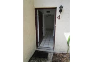 5627 ASHLEY OAKS DRIVE, TAMPA, FL 33617 Sold 04/19/23