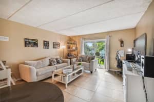 2874 SOMERSET PARK DRIVE, TAMPA, FL 33613 Sold 04/07/23