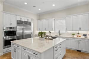 4901 Yacht Club Dr, Tampa, FL 33616, Sold 04/25/23