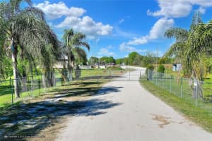 5119 KNIGHTS STATION ROAD, LAKELAND, FL 33810 Sold 01/29/26