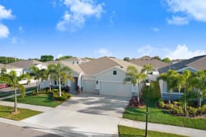446 6th Ave NW, Ruskin, FL 33570, Sold 04/26/23