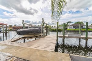 818 Golf Island Dr, Apollo Beach, FL 33572, Sold 05/16/23