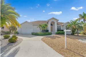 818 Golf Island Dr, Apollo Beach, FL 33572, Sold 05/16/23