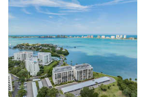100 OAKMONT LANE, BELLEAIR, FL 33756 Sold 10/27/23