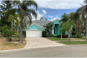808 GREENVIEW DRIVE, APOLLO BEACH, FL 33572 Sold 09/15/23
