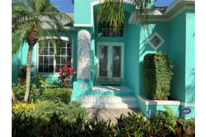 808 GREENVIEW DRIVE, APOLLO BEACH, FL 33572 Sold 09/15/23