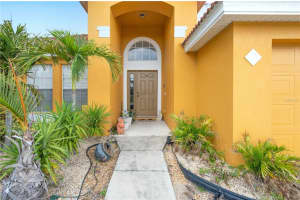 224 Paloma Dr, Davenport, FL 33837, Sold 05/19/23