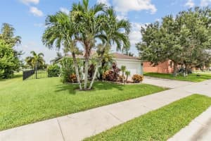 305 65TH AVENUE, BRADENTON, FL 34203 Sold 06/29/23