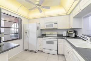 2808 60TH AVE W #305, BRADENTON, FL 34207 Sold 06/30/23