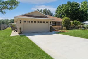 2261 PALMVIEW CIRCLE, AUBURNDALE, FL 33823 Sold 05/26/23
