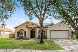 403 COUNTRY VINEYARD DRIVE, VALRICO, FL 33594 Sold 05/25/23