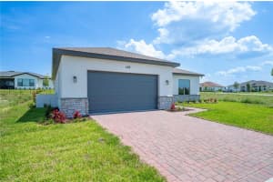 400 ADAMS VIEW LANE, AUBURNDALE, FL 33823 Sold 07/05/23