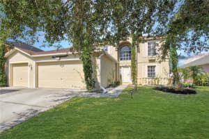 5896 ROYAL HILLS CIRCLE, WINTER HAVEN, FL 33881 Sold 06/27/23