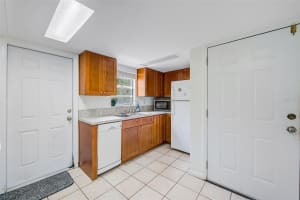 5602 ASHLEY OAKS DRIVE, TAMPA, FL 33617 Sold 07/13/23