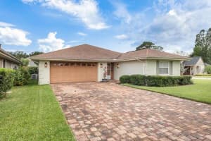 435 SANDESTIN DRIVE, WINTER HAVEN, FL 33884 Sold 08/30/23