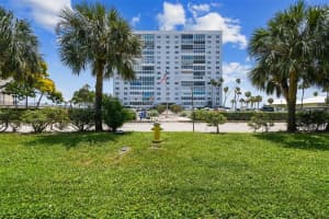 7200 SUNSHINE SKYWAY LANE, ST PETERSBURG, FL 33711 Sold 12/30/23
