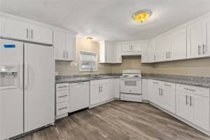 1146 COUNTRY CLUB LANE, LAKELAND, FL 33801 Sold 10/11/23