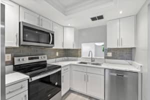 2460 NORTHSIDE DRIVE, CLEARWATER, FL 33761 Sold 12/07/23