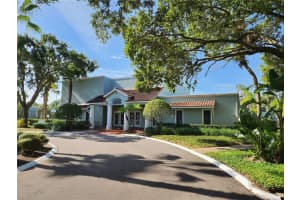 2868 SOMERSET PARK DRIVE, TAMPA, FL 33613 Sold 07/24/23