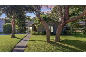 2165 SERPENTINE CIRCLE, ST PETERSBURG, FL 33712 Sold 09/11/23