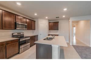 569 PINE TREE BOULEVARD, LAKE ALFRED, FL 33850 Sold 09/25/23