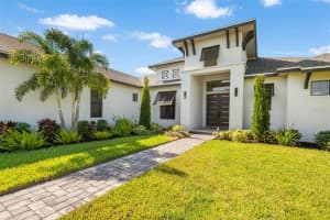 1551 EAGLE RIDGE COURT, LAKELAND, FL 33813 Sold 10/19/23