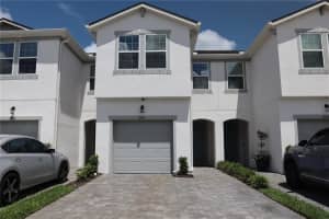 19315 BLUE POND DRIVE, LUTZ, FL 33558 Sold 09/08/23