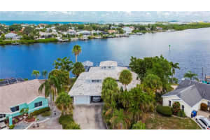 6641 DOLPHIN COVE DR, APOLLO BEACH, FL 33572 Sold 02/12/24