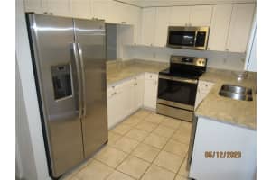 715 KENSINGTON LAKE CIRCLE, BRANDON, FL 33511 Sold 10/25/23