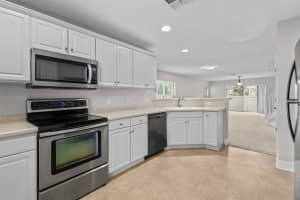 10804 KENSINGTON PARK AVENUE, RIVERVIEW, FL 33578 Sold 10/26/23