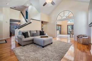 2016 CRANE COURT, NEW PORT RICHEY, FL 34655 Sold 10/12/23