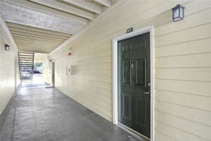 18107 BACK STRETCH LANE, TAMPA, FL 33647 Sold 10/19/23