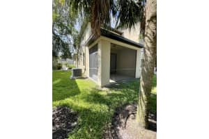 5118 BAY ISLE CIRCLE, CLEARWATER, FL 33760 Sold 10/19/23