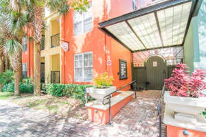 402 ARMENIA AVENUE, TAMPA, FL 33609 Sold 11/03/23