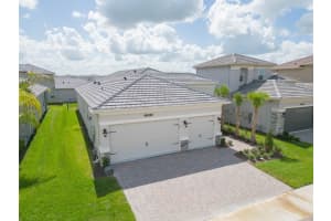 3104 GREAT BANYAN WAY, WESLEY CHAPEL, FL 33543 Sold 12/15/23
