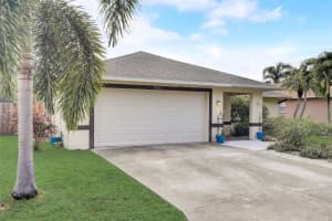 7543 42ND COURT, SARASOTA, FL 34243 Sold 12/27/23
