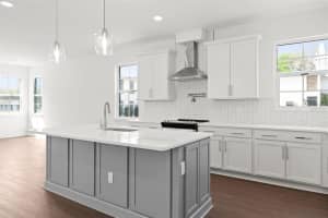 408 OAK AVENUE, TAMPA, FL 33602 Sold 09/17/24