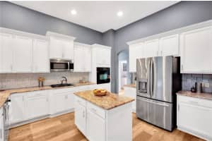 5105 DUNHAM CREEK PLACE, BRANDON, FL 33511 Sold 04/01/24