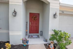 935 PEREGRINE HILL PLACE, RUSKIN, FL 33570 Sold 12/07/23