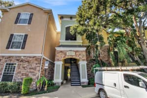 10105 COURTNEY OAKS CIRCLE, TAMPA, FL 33619 Sold 03/06/24