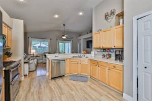 5117 CLOVER MIST DRIVE, APOLLO BEACH, FL 33572 Sold 02/07/24