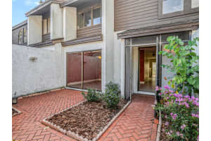 3436 HUNTERS RUN LN LANE, TAMPA, FL 33614 Sold 01/23/24