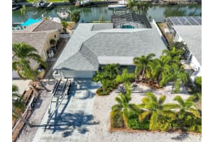 6318 COTTONWOOD LANE, APOLLO BEACH, FL 33572 Sold 12/22/23
