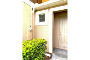 274 MERRY BROOK CIRCLE, SANFORD, FL 32771 Sold 01/13/24