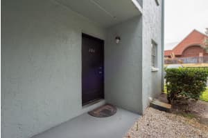 2856 SOMERSET PARK DRIVE, TAMPA, FL 33613 Sold 02/20/24