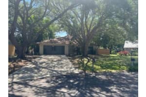 4220 KING RICHARD COURT, SARASOTA, FL 34232 Sold 01/22/24