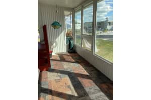 124 E SAINT LUCIA LOOP, APOLLO BEACH, FL 33572 Sold 05/01/24