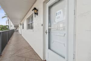 831 MAPLE COURT, DUNEDIN, FL 34698 Sold 06/20/24