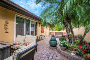 32 COVENTRY DRIVE, HAINES CITY, FL 33844 Sold 04/03/24